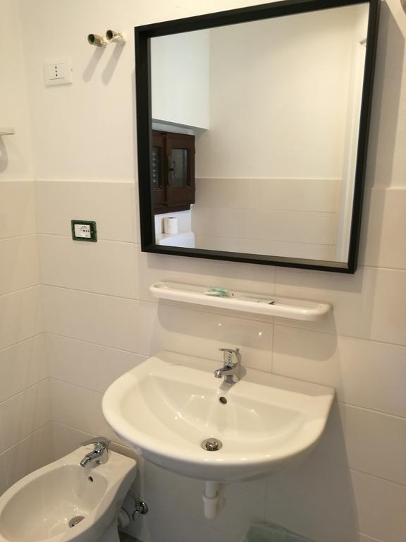 Iron Gate Marina3B Hotel Sarzana Ngoại thất bức ảnh