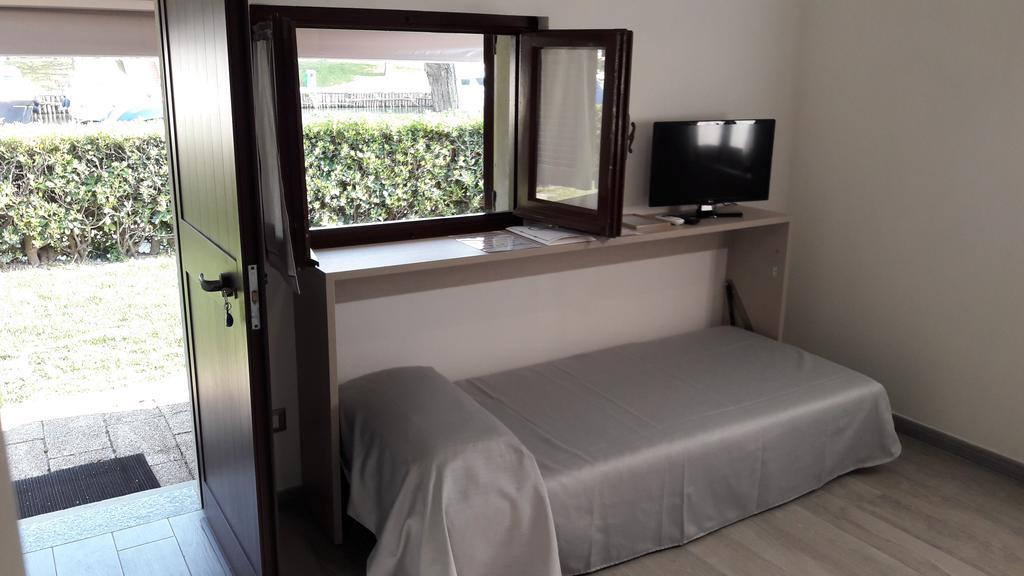 Iron Gate Marina3B Hotel Sarzana Ngoại thất bức ảnh